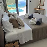 Luxury Ponti Hill Z Widokiem Na Morze Villa Vaszilikí